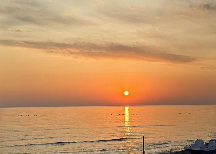 Sea Side Lura 3 *